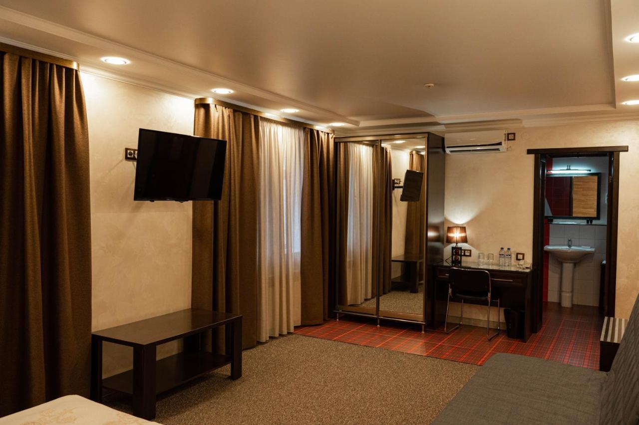 Hotel Uyutnyy Dom Taraz Exteriér fotografie