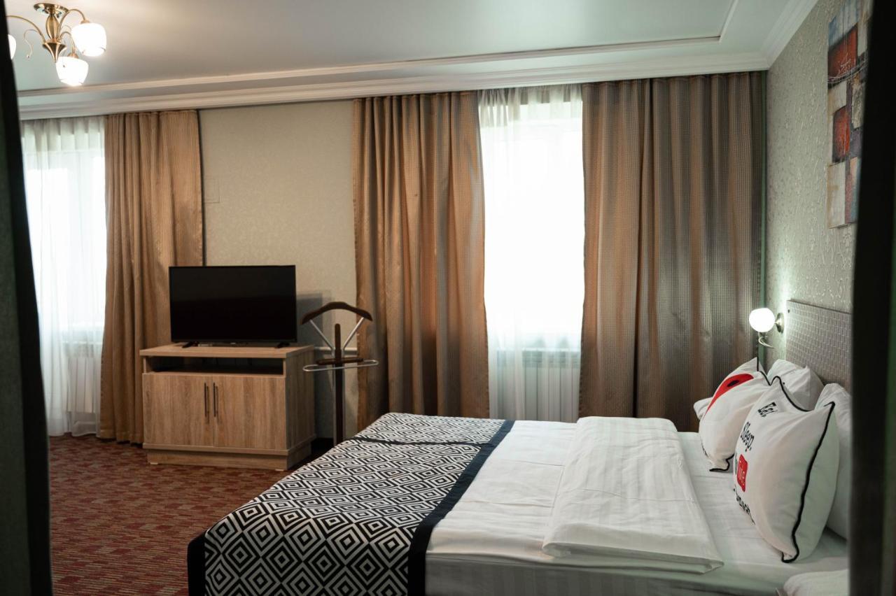 Hotel Uyutnyy Dom Taraz Exteriér fotografie