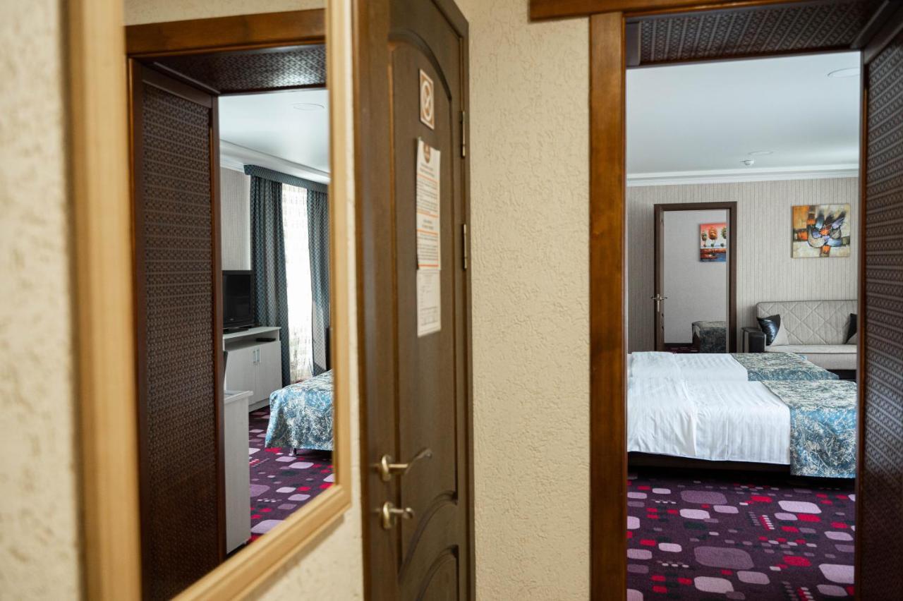 Hotel Uyutnyy Dom Taraz Exteriér fotografie