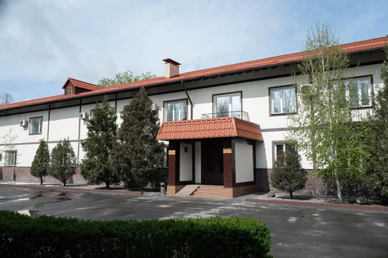 Hotel Uyutnyy Dom Taraz Exteriér fotografie