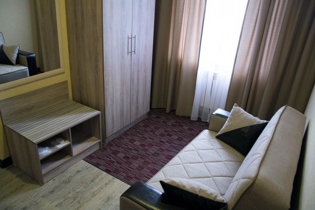 Hotel Uyutnyy Dom Taraz Exteriér fotografie