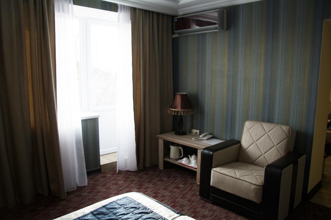 Hotel Uyutnyy Dom Taraz Exteriér fotografie
